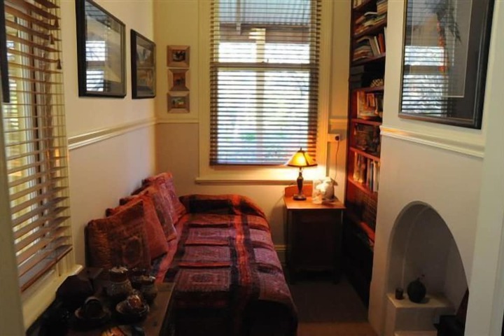 Room 13 of 28