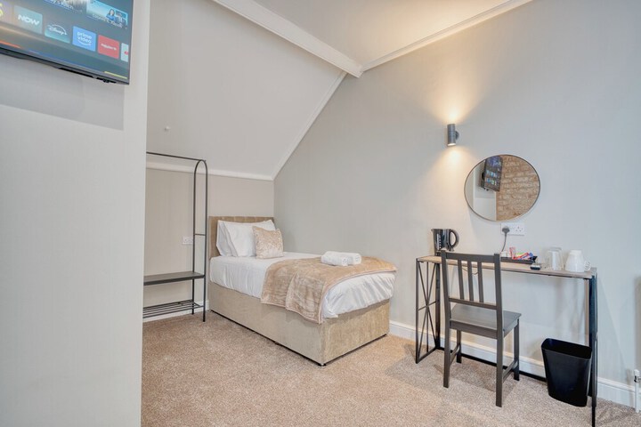 Room 9 of 36