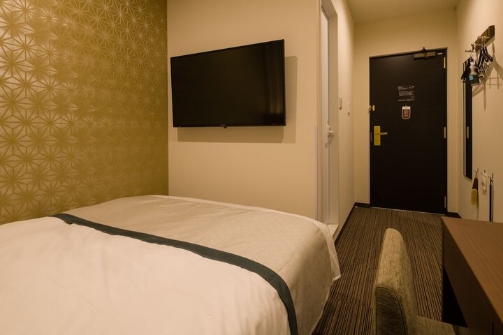 Room 17 of 79