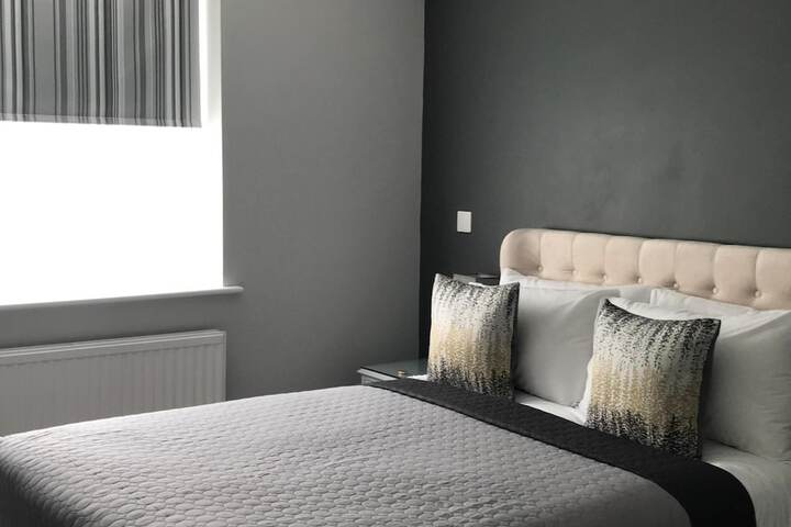 Room 5 of 32