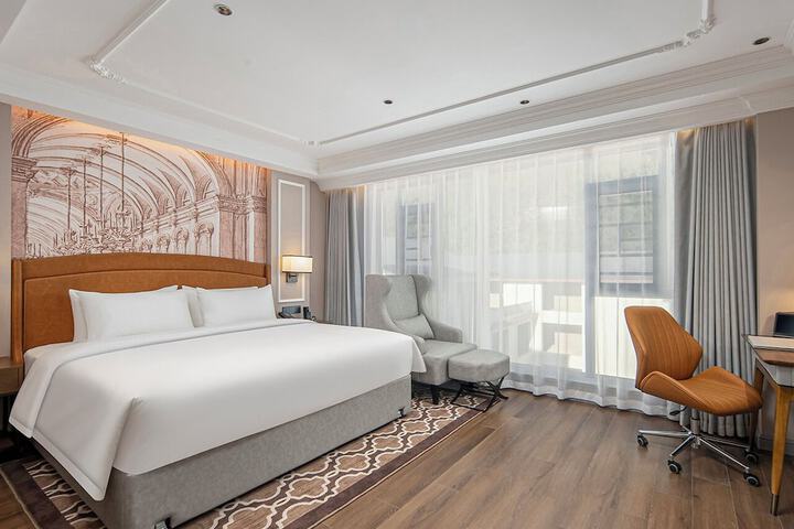 Room 5 of 31