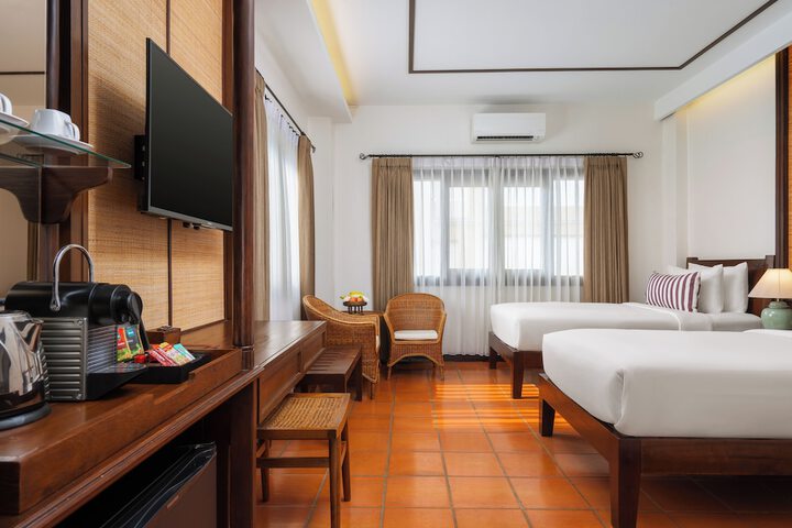 Room 32 of 136