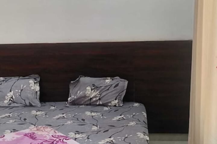 Room 10 of 35