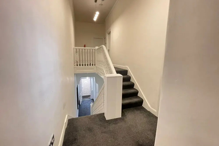 Room 12 of 18