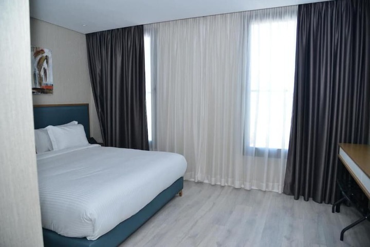 Room 2 of 18