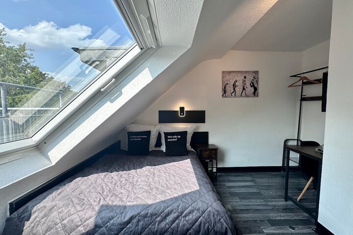 Room 7 of 81