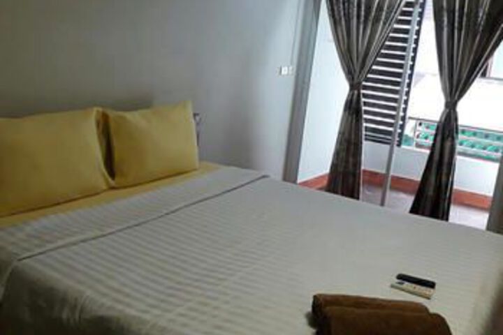 Room 6 of 26