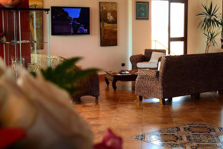 Guest Lobby