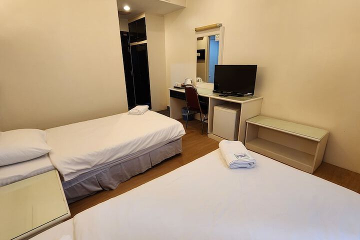 Room 29 of 82