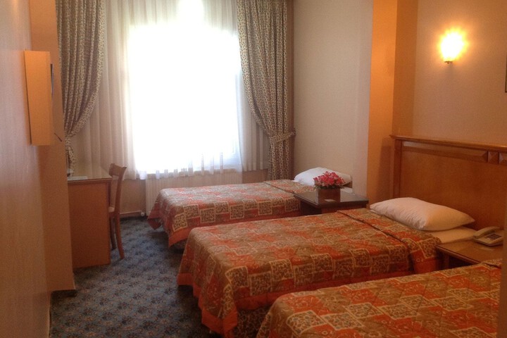 Room 9 of 22