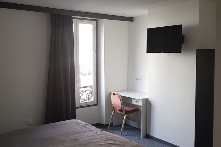 Room 2 of 13