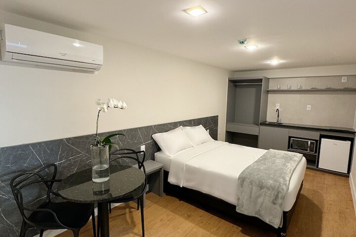 Room 15 of 32