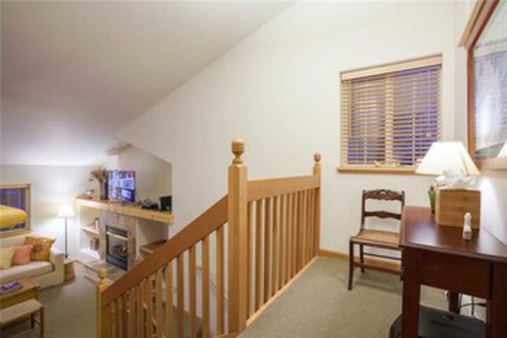 Room 17 of 22
