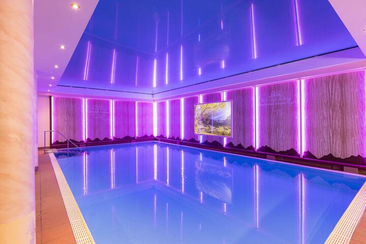 Pool Hotel
