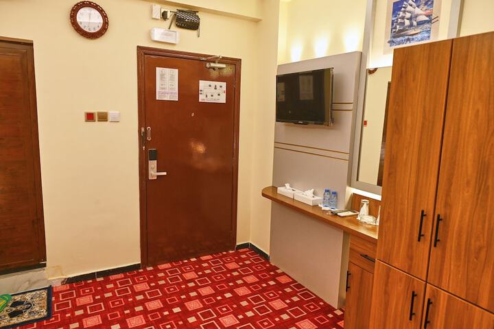 Room 14 of 25