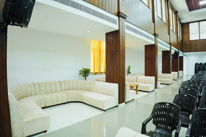 Ballroom/Hall 62 of 94