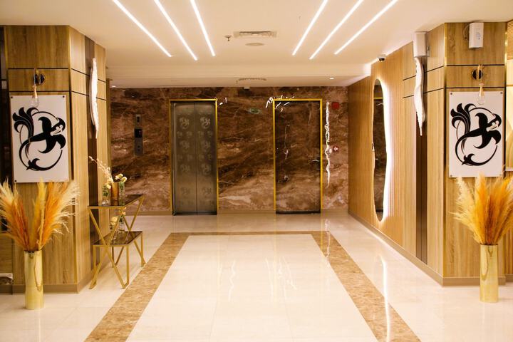Entrance & Lobby