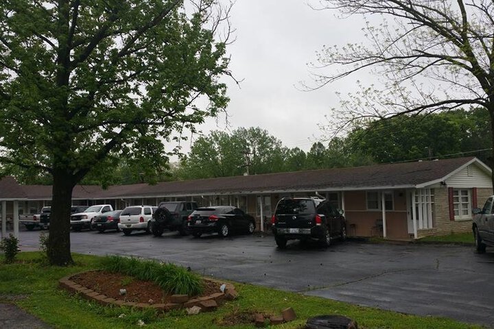 Shamrock Motel