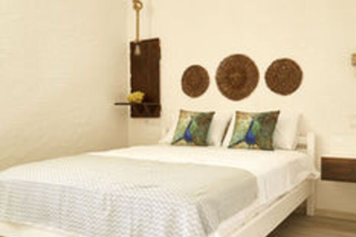 Room 17 of 28