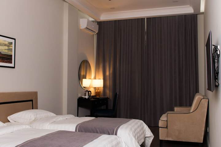 Room 10 of 43