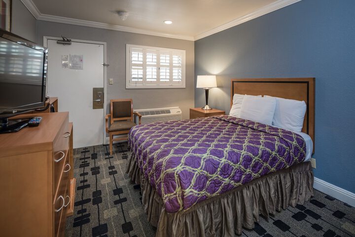 Standard Room, King or Two Doubles (14 of 15)