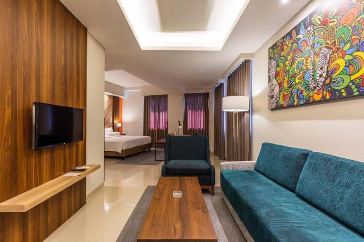 Room 8 of 30
