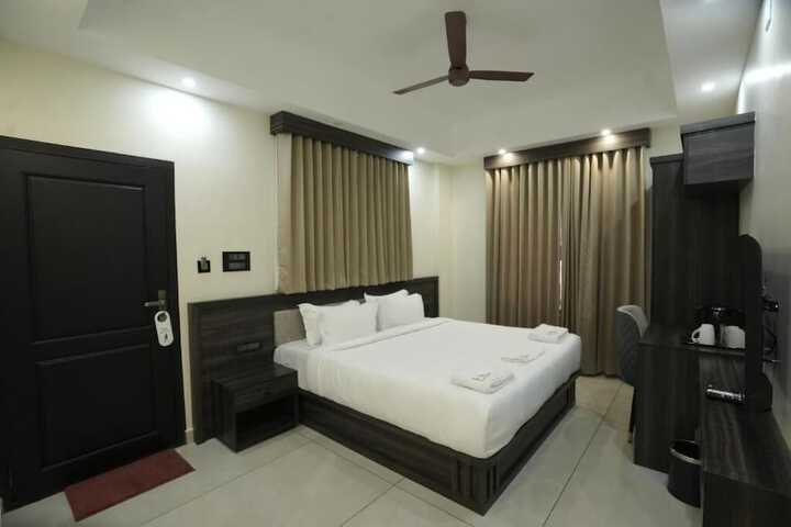 Room 6 of 22