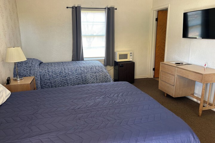 Room 6 of 7