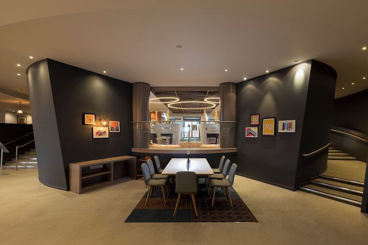 Guest Lobby