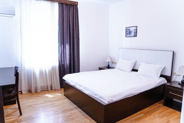 Room 7 of 20