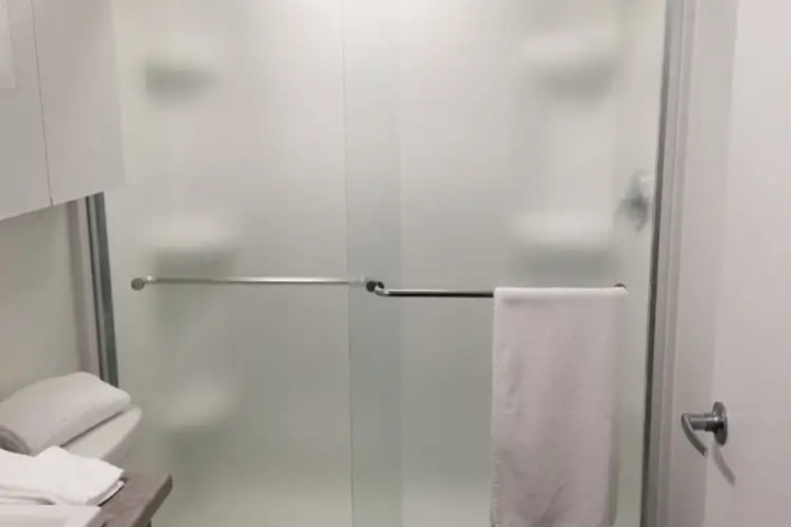 Room 7 of 14