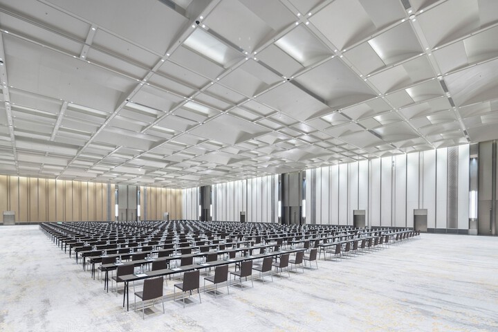 Ballroom/Hall 135 of 251