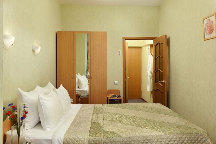 Room 8 of 64