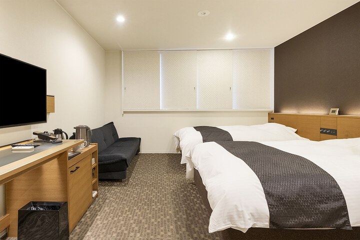 Room 5 of 31