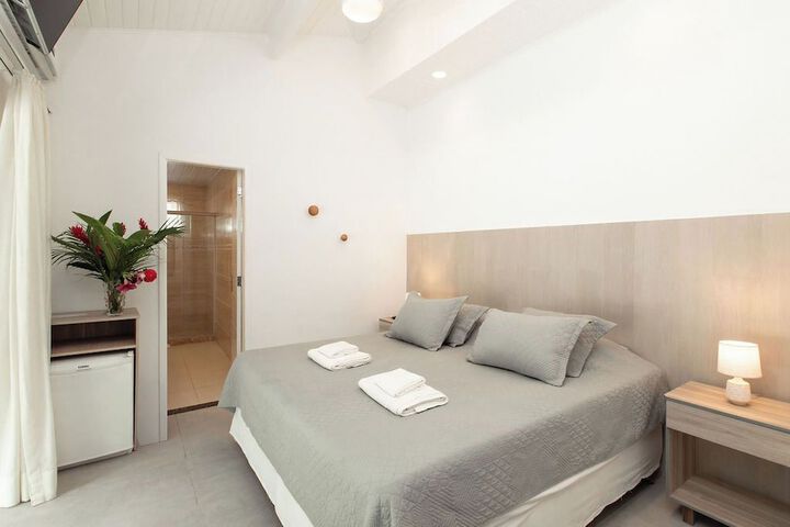 Room 25 of 127