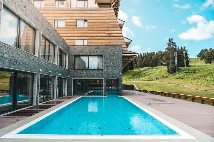 Pool 46 of 81