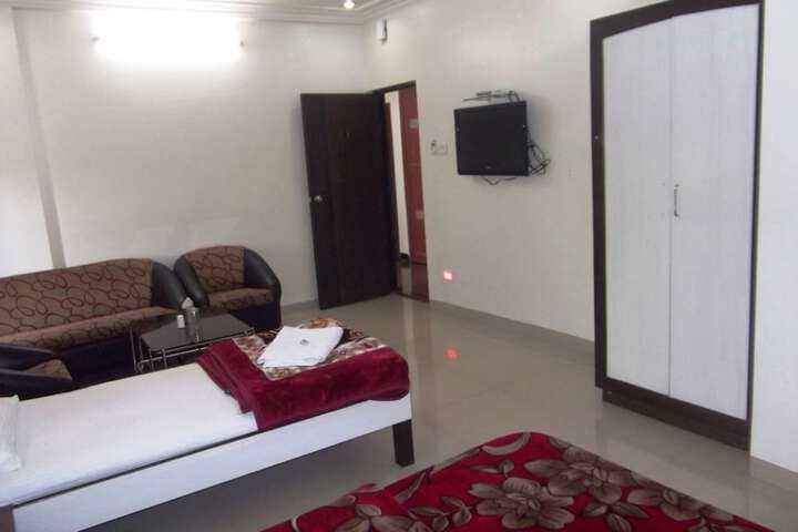 Room 10 of 30