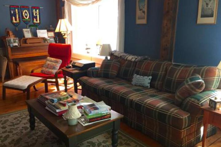 Joy House Bed &  Breakfast in Dennis, MA
