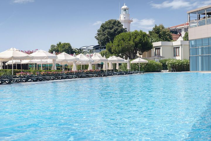 Pool 52 of 127