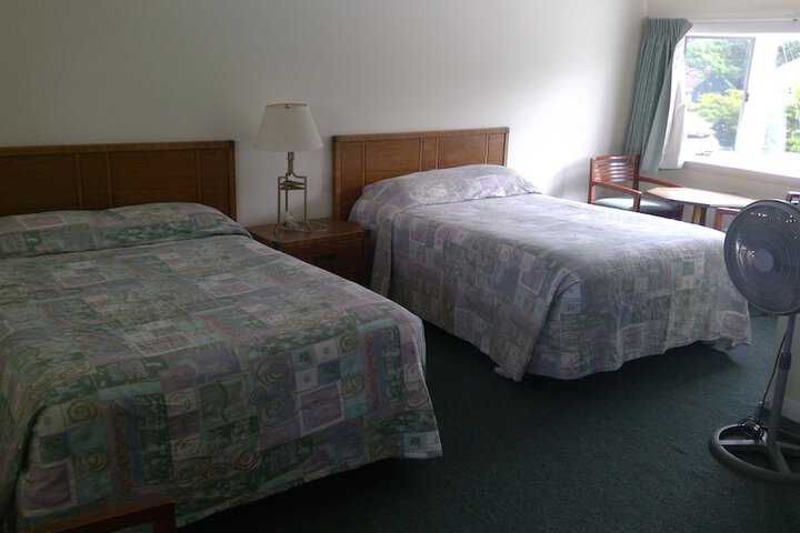 Room 6 of 17