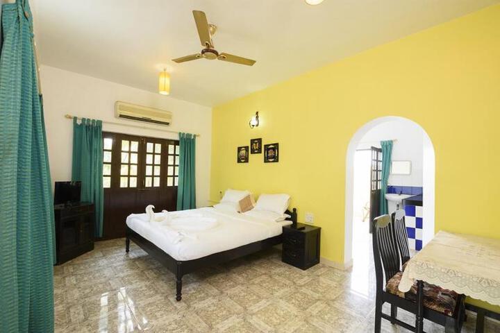 Room 3 of 9