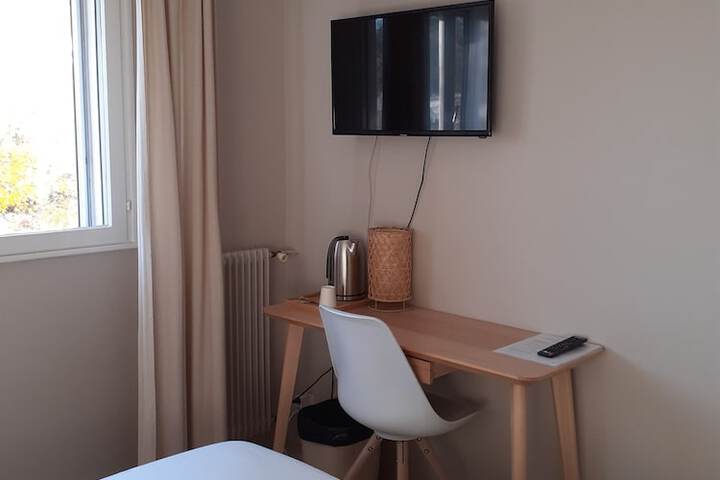 Room 4 of 50