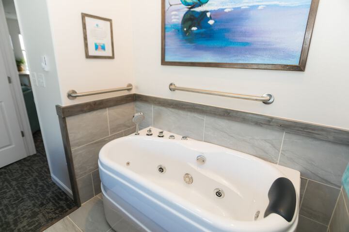 Jetted tub