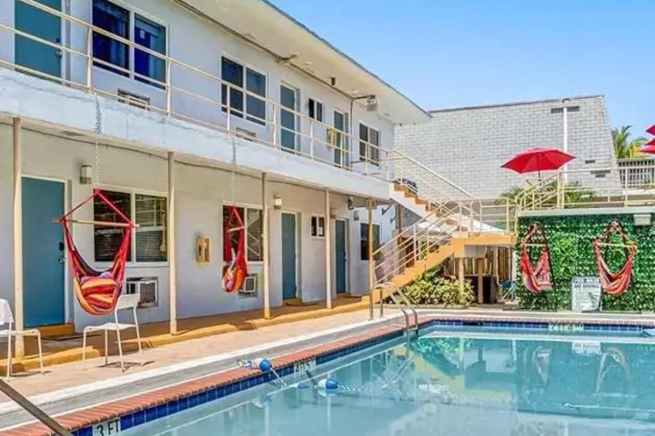Photo of Tranquil Beachside Studio Near Marinas & Dining