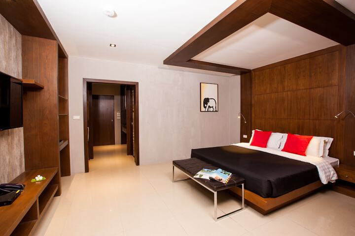 Room 16 of 46
