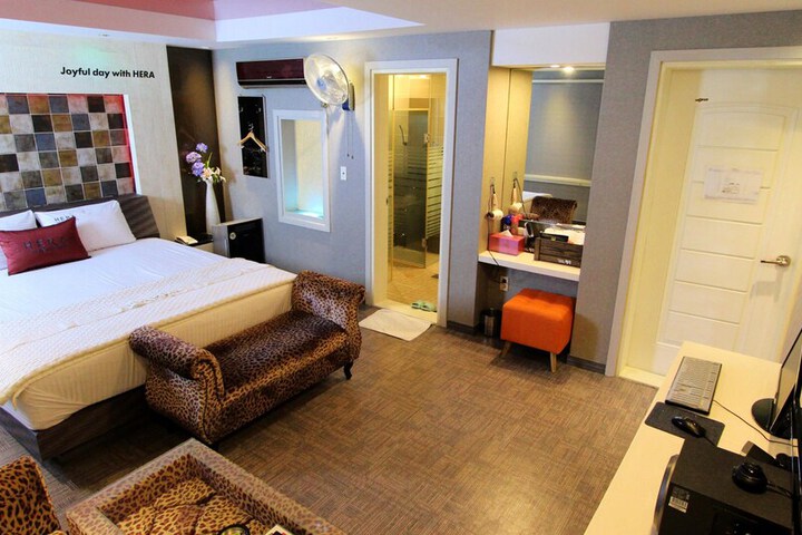 Room 17 of 56