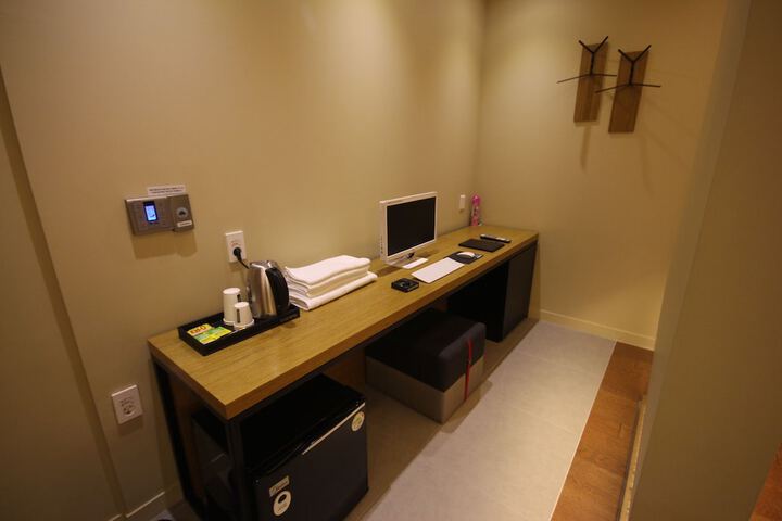 Room 25 of 177