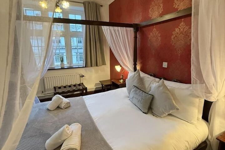 Room 36 of 86