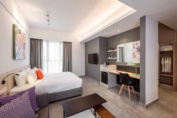 Room 15 of 33