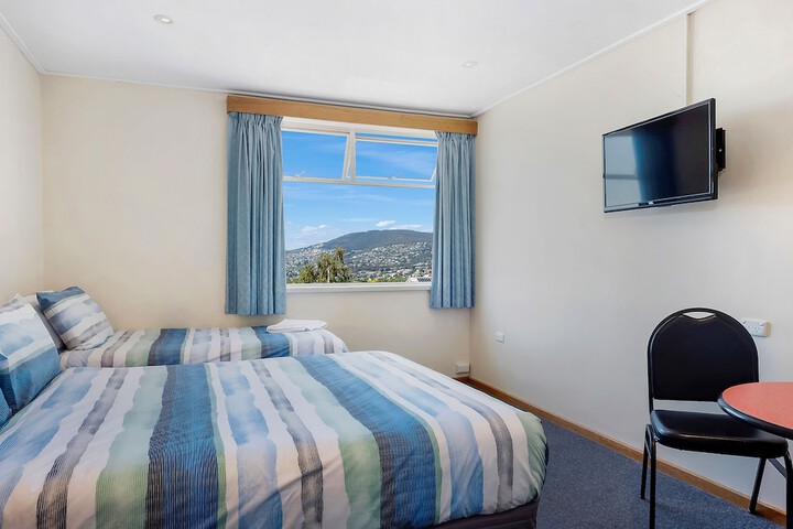 Room 6 of 47